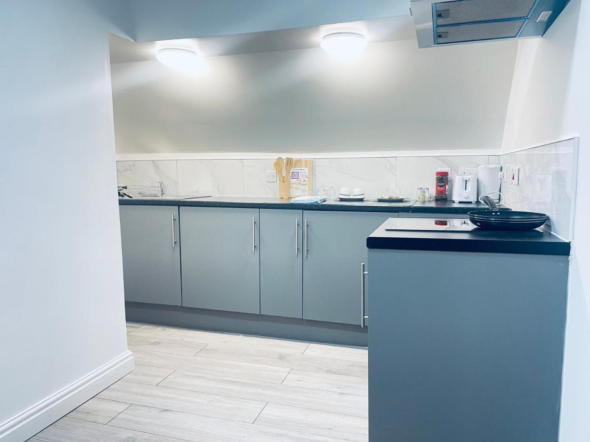 1 Bed Apartment With 2 Beds 1 Double Plus 1 Single Birmingham Exterior photo