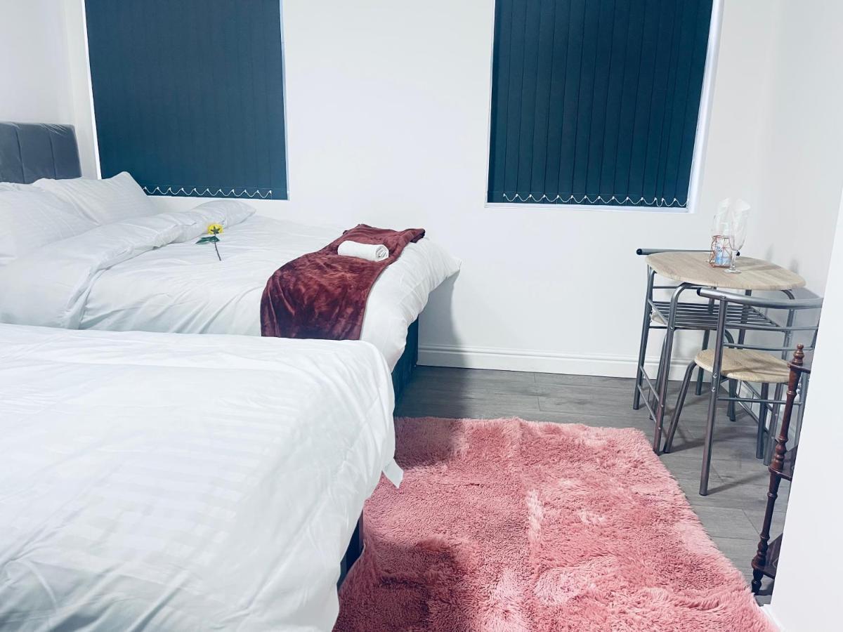 1 Bed Apartment With 2 Beds 1 Double Plus 1 Single Birmingham Exterior photo